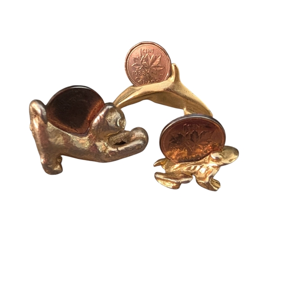 3 gold coloured/toned souvenir animals with Canadian pennies on their back - Picture 2 of 16